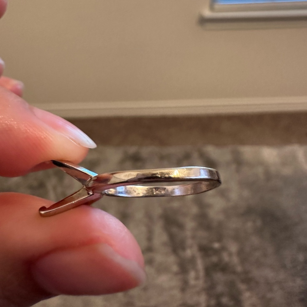 14k White gold solitaire ring setting ONLY